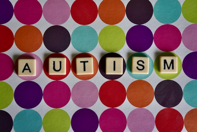 Early Autism Signs in Children